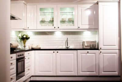 Improve Functionality with Cabinet Lighting Installation!